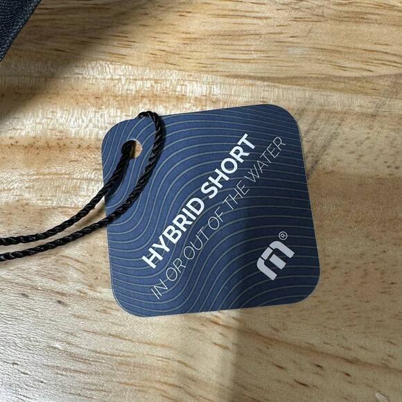 Travis Mathew NWT Hybrid Short Gray Striped Men's Size 42 In or Out of the Water - Picture 7 of 10